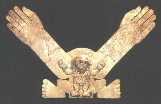 Goldener Brustschmuck aus dem Grab des Señor de Sipan